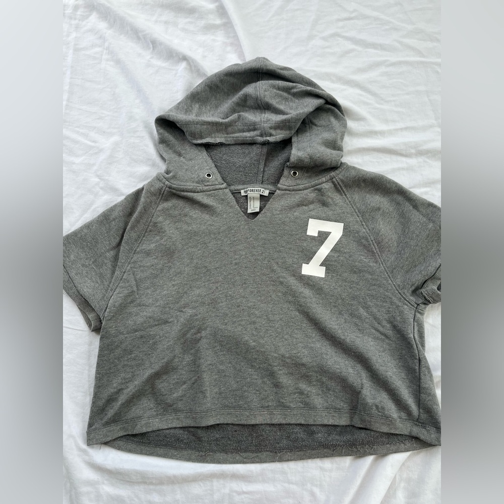 FOREVER 21 GREY SWEATSHIRT PULLOVER SIZE MEDIUM